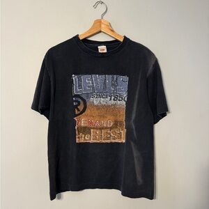 Vintage 90s Levi’s Medium Single Stitch Black Logo Graphic T-Shirt